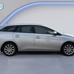 auto-Toyota-Auris-GLJ846-202509171248-5