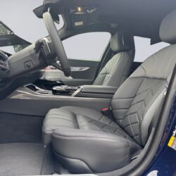 auto-BMW-i7-CL92302-202510011259-13