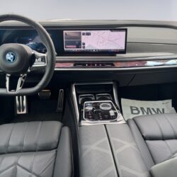 auto-BMW-i7-CL92302-202510011259-15