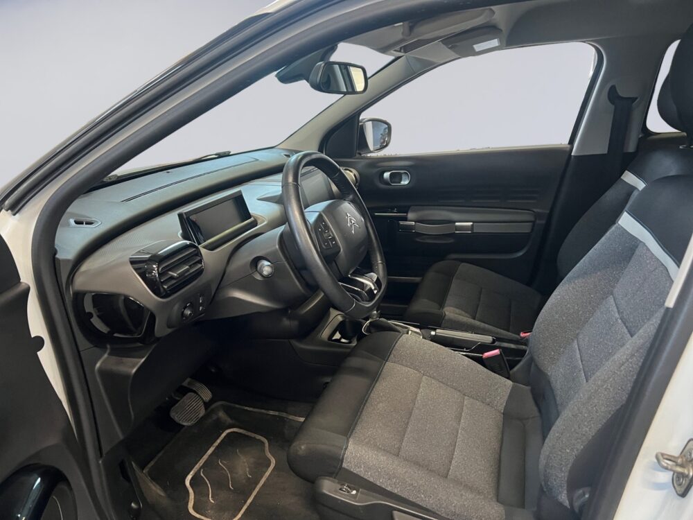 auto-Citroen-C4-Cactus-IOO630-202510021058-8 auto-Citroen-C4-Cactus-IOO630-202510021058-8