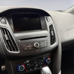 auto-Ford-Focus-CKL102-202510081742-10