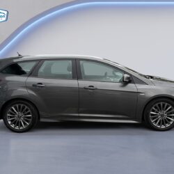 auto-Ford-Focus-CKL102-202510081742-5