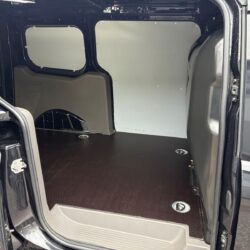auto-Ford-Transit-Connect-NMT572-202510091111-13