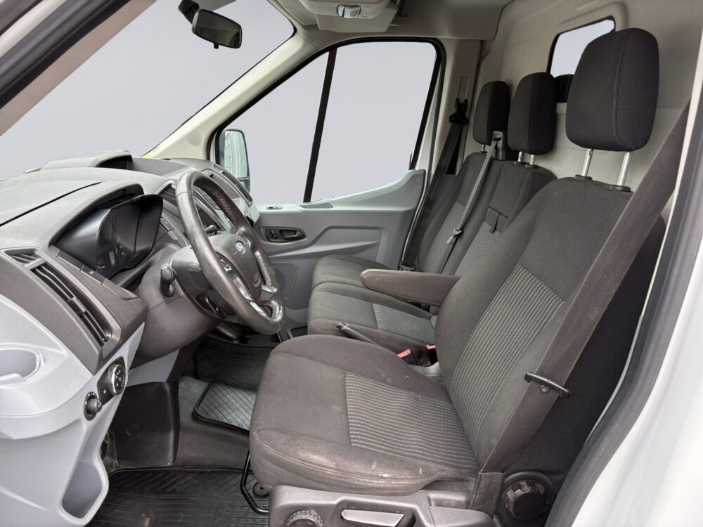 auto-Ford-Transit-RSE762-202510201307-8 auto-Ford-Transit-RSE762-202510201307-8