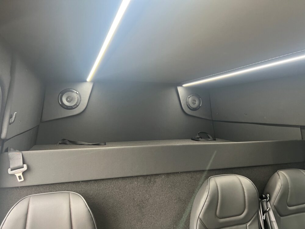 auto-Maxus-Deliver-9-ZPN454-202510011101-15 auto-Maxus-Deliver-9-ZPN454-202510011101-15