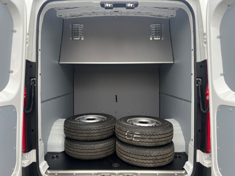 auto-Maxus-Deliver-9-ZPN454-202510011101-16 auto-Maxus-Deliver-9-ZPN454-202510011101-16