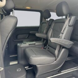 auto-Mercedes-Benz-EQV-GRK752-202510131348-10