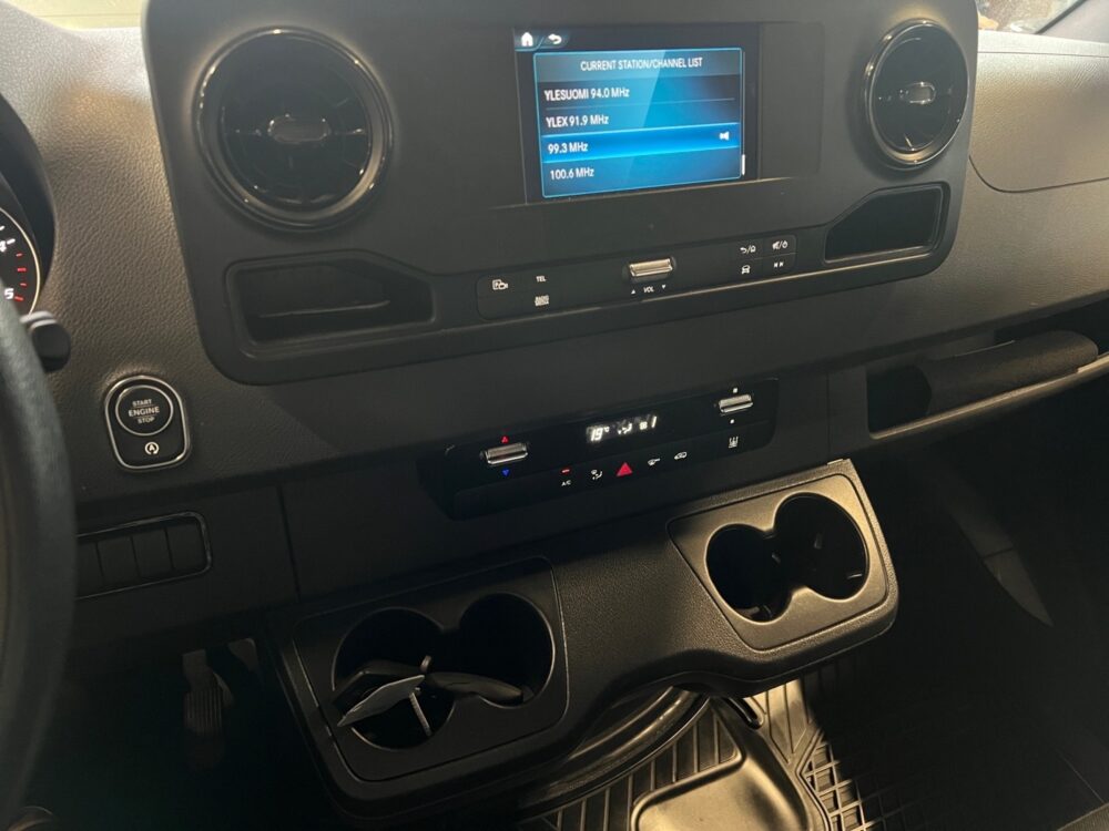 auto-Mercedes-Benz-Sprinter-P615955-202510281331-12 auto-Mercedes-Benz-Sprinter-P615955-202510281331-12