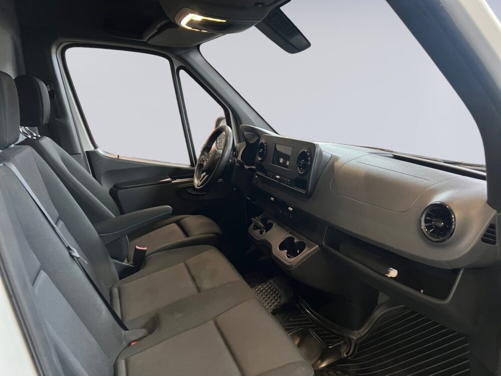 auto-Mercedes-Benz-Sprinter-P615955-202510281331-14 auto-Mercedes-Benz-Sprinter-P615955-202510281331-14