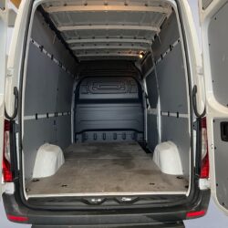 auto-Mercedes-Benz-Sprinter-P615955-202510281331-15
