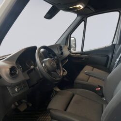 auto-Mercedes-Benz-Sprinter-P615955-202510281331-8