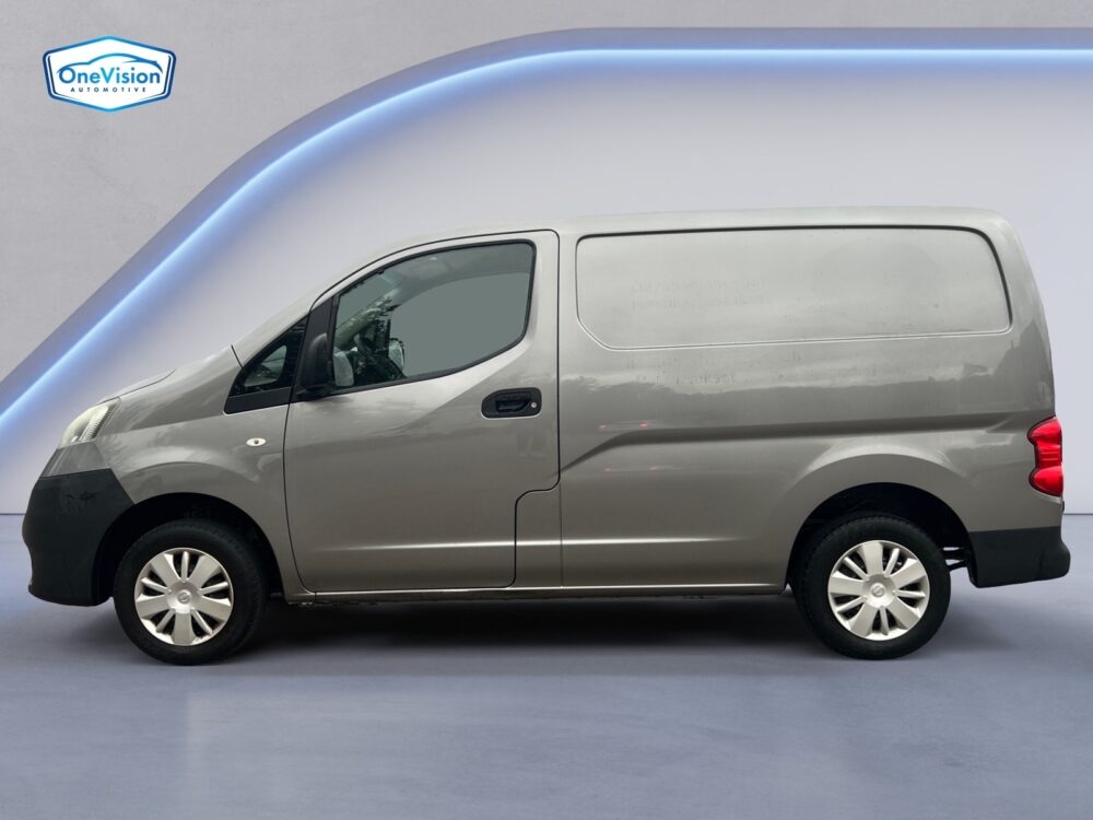 auto-Nissan-NV200-RRR172-202510081234-1 auto-Nissan-NV200-RRR172-202510081234-1