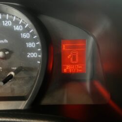 auto-Nissan-NV200-RRR172-202510081234-10