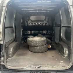 auto-Nissan-NV200-RRR172-202510081234-12