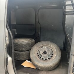 auto-Nissan-NV200-RRR172-202510081234-13