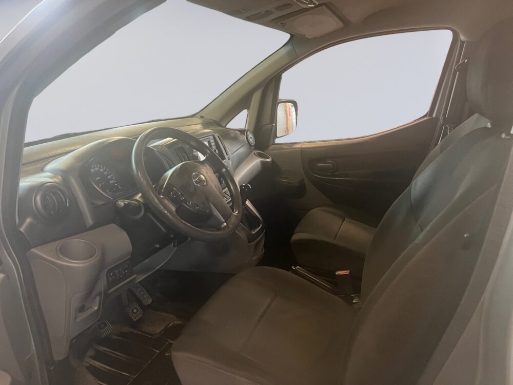 auto-Nissan-NV200-RRR172-202510081234-8 auto-Nissan-NV200-RRR172-202510081234-8