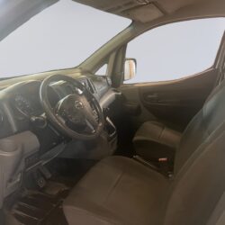 auto-Nissan-NV200-RRR172-202510081234-8