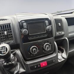 auto-Peugeot-Boxer-XNN364-202510151324-10