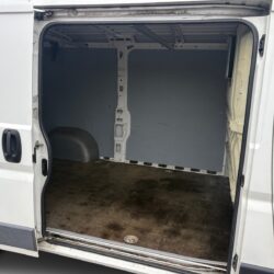 auto-Peugeot-Boxer-XNN364-202510151324-13