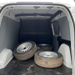auto-Renault-Kangoo-SRM556-202510040752-12
