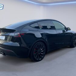 auto-Tesla-Model-Y-B109685-202510201042-4
