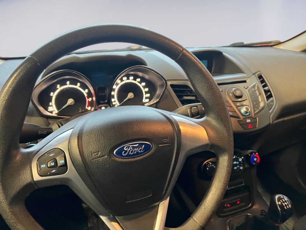 auto-Ford-Fiesta-CJR760-202511182159-10 auto-Ford-Fiesta-CJR760-202511182159-10