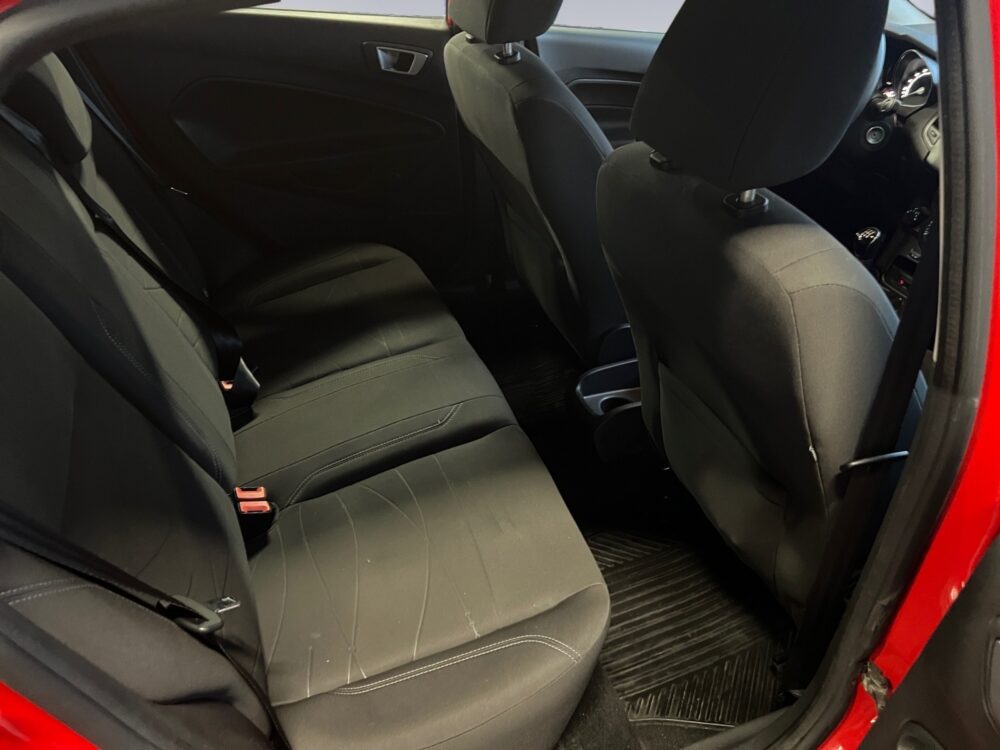 auto-Ford-Fiesta-CJR760-202511182159-12 auto-Ford-Fiesta-CJR760-202511182159-12