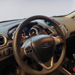 auto-Ford-Fiesta-CJR760-202511182159-9