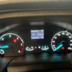 auto-Ford-Transit-Custom-EUE271-202511261453-11