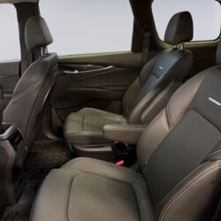 auto-Maxus-Euniq-5-SPH611-202511251108-10