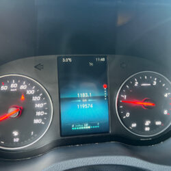 auto-Mercedes-Benz-Sprinter-YXO770-202511261415-10