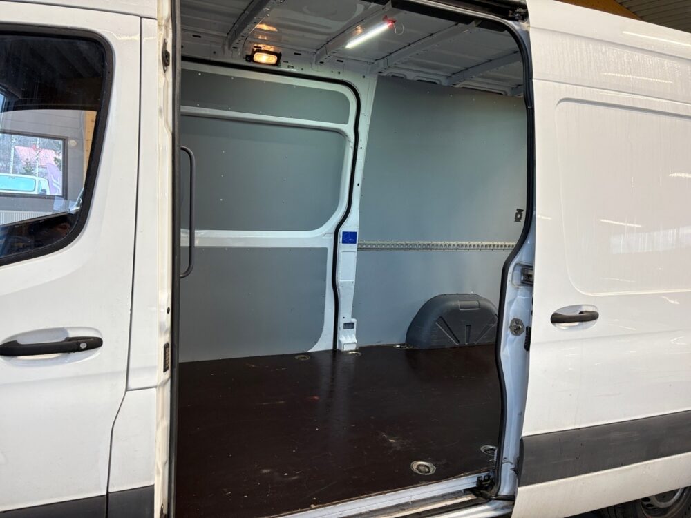 auto-Mercedes-Benz-Sprinter-YXO770-202511261415-12 auto-Mercedes-Benz-Sprinter-YXO770-202511261415-12