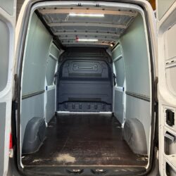 auto-Mercedes-Benz-Sprinter-YXO770-202511261415-14