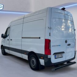auto-Mercedes-Benz-Sprinter-YXO770-202511261415-2