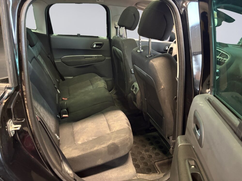 auto-Peugeot-3008-IJH790-202511271456-13 auto-Peugeot-3008-IJH790-202511271456-13