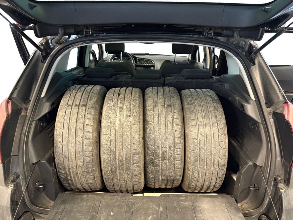 auto-Peugeot-3008-IJH790-202511271456-14 auto-Peugeot-3008-IJH790-202511271456-14