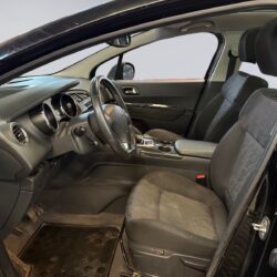 auto-Peugeot-3008-IJH790-202511271456-8