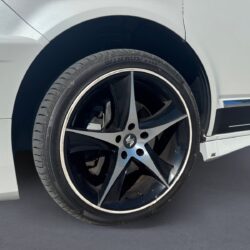 auto-Volkswagen-Multivan-GRK755-202511041356-19