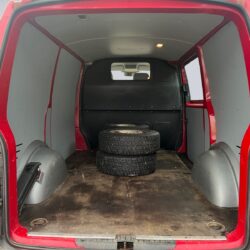 auto-Volkswagen-Transporter-IRY149-202511131423-13