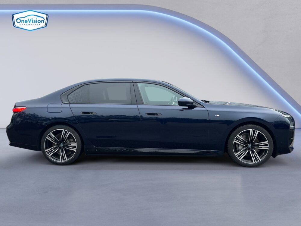 auto-BMW-i7-GRK750-202512110843-5 auto-BMW-i7-GRK750-202512110843-5