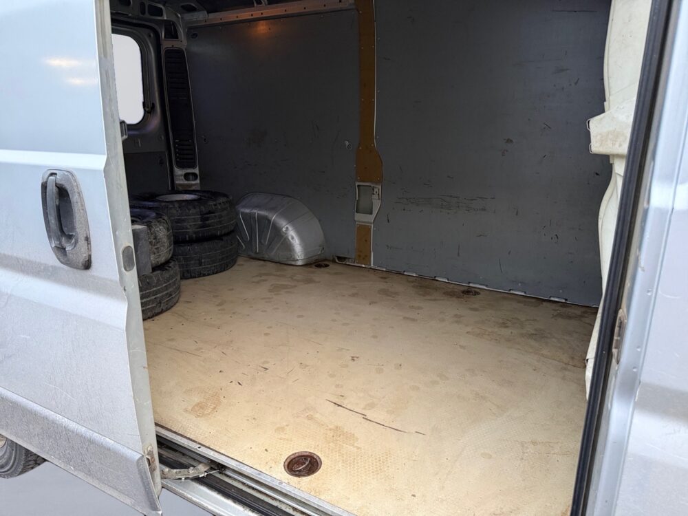 auto-Citroen-Jumper-UKZ859-202512181606-10 auto-Citroen-Jumper-UKZ859-202512181606-10