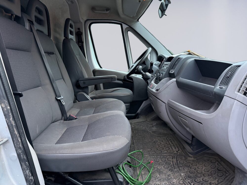 auto-Citroen-Jumper-UKZ859-202512181606-12 auto-Citroen-Jumper-UKZ859-202512181606-12