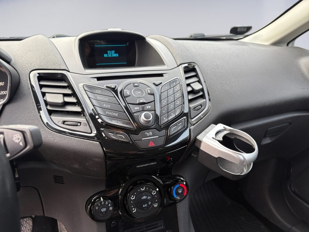 auto-Ford-Fiesta-Van-OVH169-202512021124-10 auto-Ford-Fiesta-Van-OVH169-202512021124-10