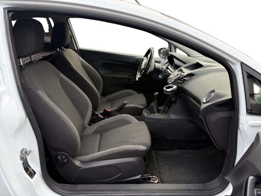 auto-Ford-Fiesta-Van-OVH169-202512021124-12 auto-Ford-Fiesta-Van-OVH169-202512021124-12