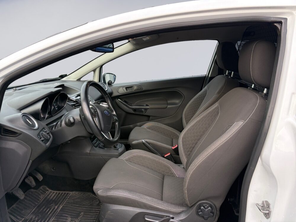 auto-Ford-Fiesta-Van-OVH169-202512021124-8 auto-Ford-Fiesta-Van-OVH169-202512021124-8