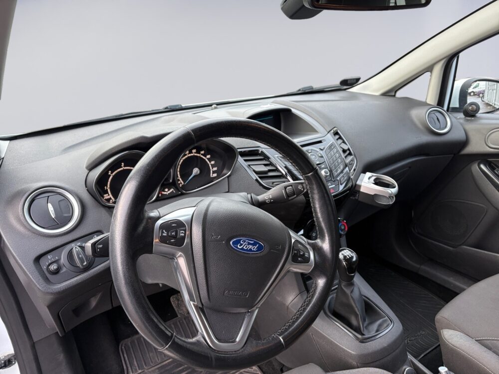 auto-Ford-Fiesta-Van-OVH169-202512021124-9 auto-Ford-Fiesta-Van-OVH169-202512021124-9