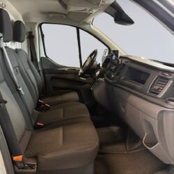 auto-Ford-Transit-Custom-JIZ160-202512142143-11