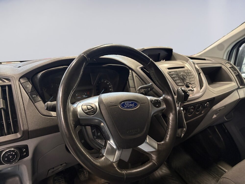 auto-Ford-Transit-EOV626-202512181809-9 auto-Ford-Transit-EOV626-202512181809-9