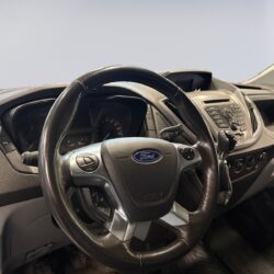 auto-Ford-Transit-EOV626-202512181809-9