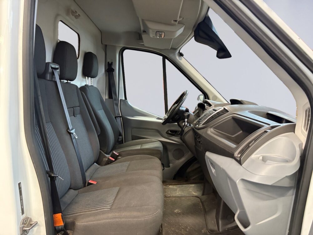 auto-Ford-Transit-INH758-202512181258-10 auto-Ford-Transit-INH758-202512181258-10